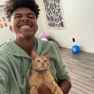 Meet your Posher, Kenyon